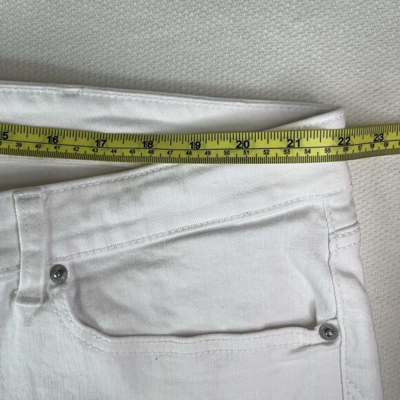 Torrid Boyfriend Shorts White Feel The Fit Vintage Stretch Women’s Denim Sz 24 - Picture 4 of 11
